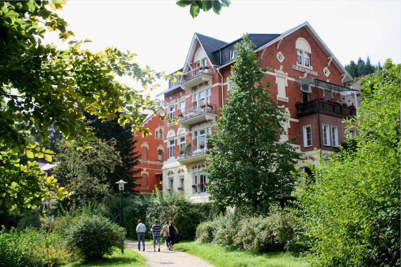 Hotel-Pension Schloss -Miramar Bad Elster Buitenkant foto